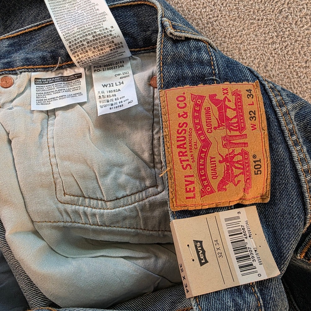Levis 501 Original Mens Straight Leg Blue Denim Jeans 32x34 00501-0193 NWT - Picture 5 of 7